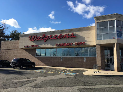 Walgreens, 17 Green St, Woodbridge, NJ 07095, USA, 