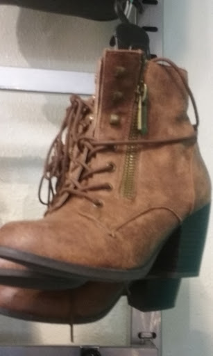 Shopping Mall «Cypress Plaza Shopping Center», reviews and photos, 6824 Katella Ave, Cypress, CA 90630, USA