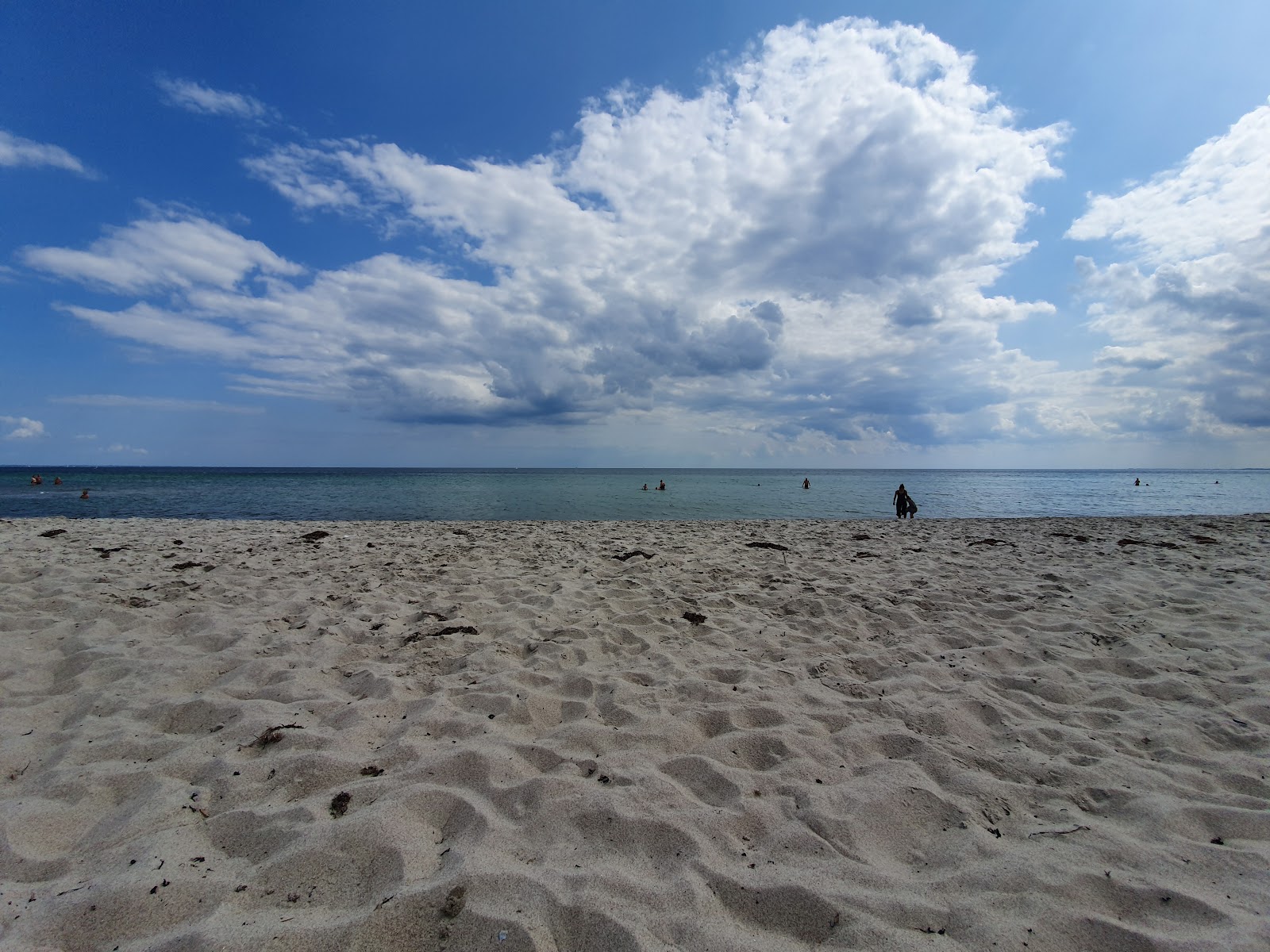 Foto av Drejby Beach och bosättningen