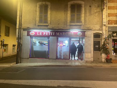 Le petit marché à Cosne-Cours-sur-Loire
