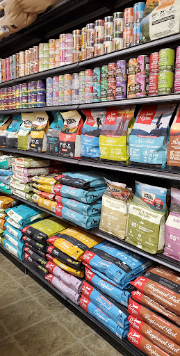 Pet Supply Store «Choppers Holistic Pet Foods», reviews and photos, 612 Regents Blvd, Fircrest, WA 98466, USA