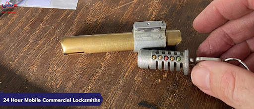 Locksmith «Unlock Me And Services», reviews and photos, 4601 W Gray St #307a, Tampa, FL 33609, USA