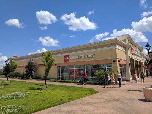 Clothing Store «The North Face Outlet», reviews and photos, 1155 Buck Creek Rd, Simpsonville, KY 40067, USA