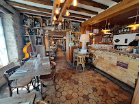 Atmosphère du Restaurant français La Vieille Auberge restaurant Sivry-Courtry (77 Proche Melun / Fontainebleau / Vaux le vicomte) - n°3