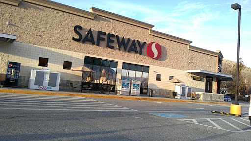 Grocery Store «Safeway», reviews and photos, 106 W. Manson Rd, Chelan, WA 98816, USA