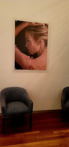 Hair Salon «Mario Tricoci Hair Salon & Day Spa», reviews and photos, 900 N Michigan Ave, Chicago, IL 60611, USA