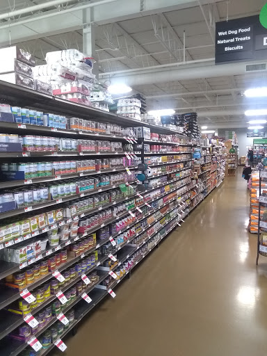 Pet Supply Store «Pet Supplies Plus», reviews and photos, 1791 W Columbia Ave, Battle Creek, MI 49015, USA