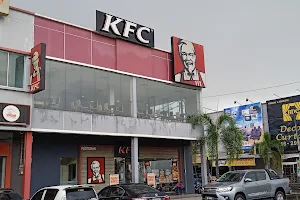 KFC R2 Avenue, Sungai Dua image