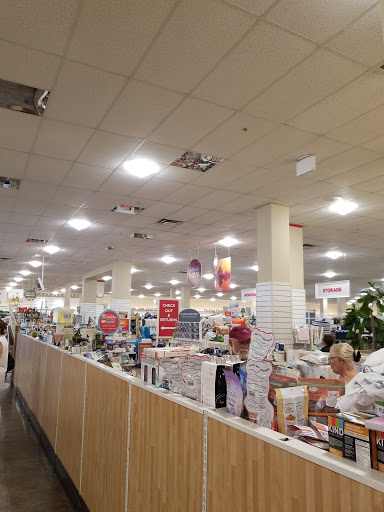 Department Store «HomeGoods», reviews and photos, 22940 Victory Blvd, Woodland Hills, CA 91367, USA