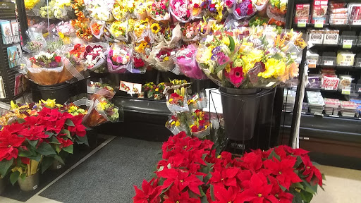 Grocery Store «Hannaford Supermarket», reviews and photos, 833 Central Ave, Dover, NH 03820, USA