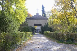 Lilienthalstraße Cemetery image