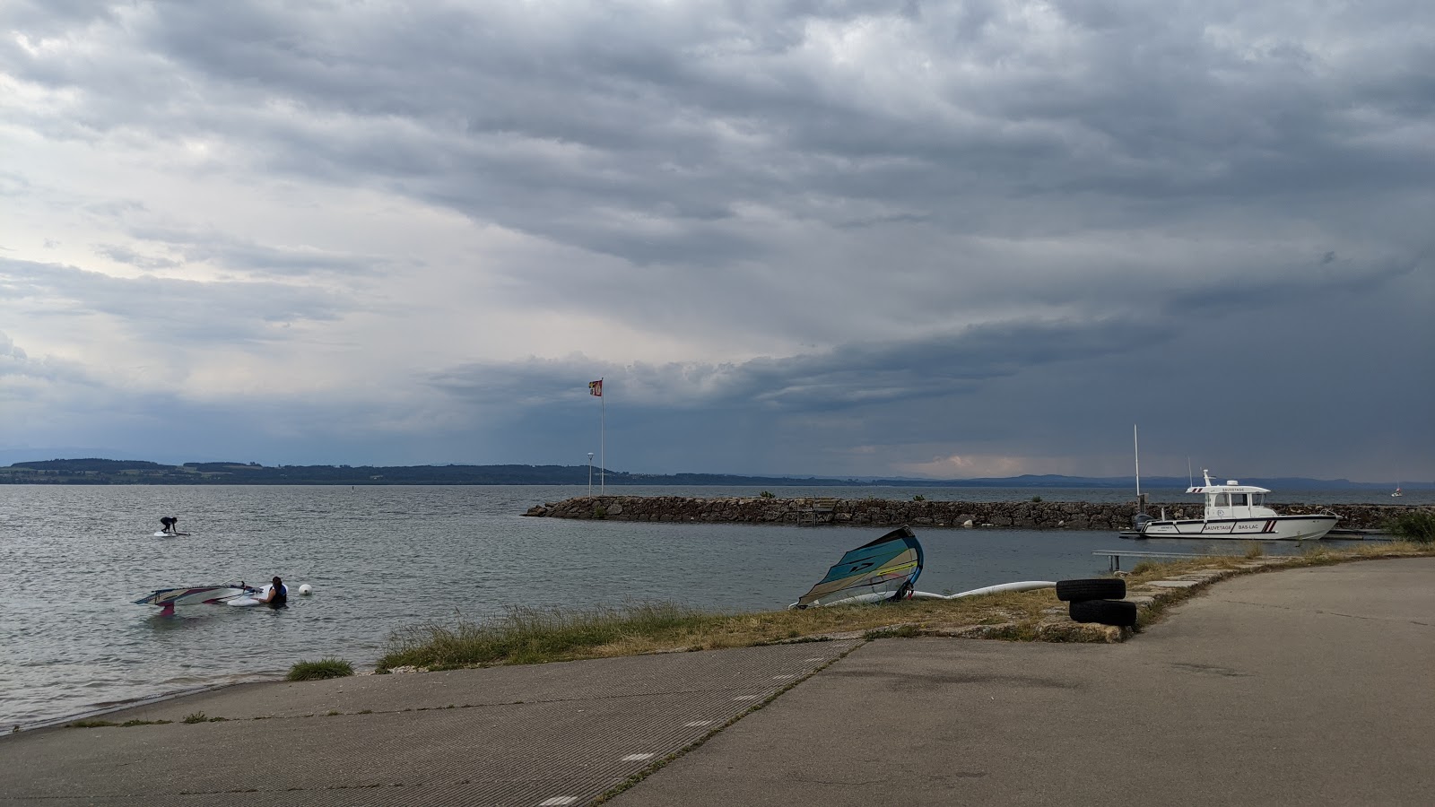 Foto de Plage Est de St-Blaise (plage des kites) com alto nível de limpeza