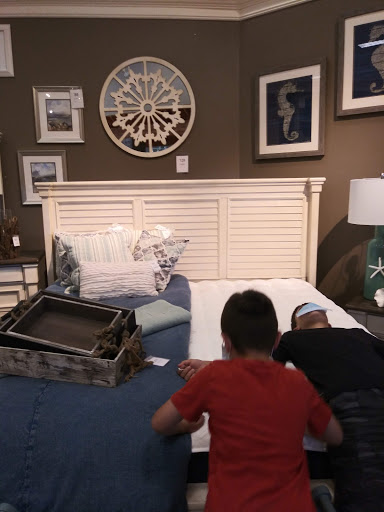 Furniture Store «Ashley HomeStore», reviews and photos, 3850 Hagers Grove Rd SE, Salem, OR 97317, USA