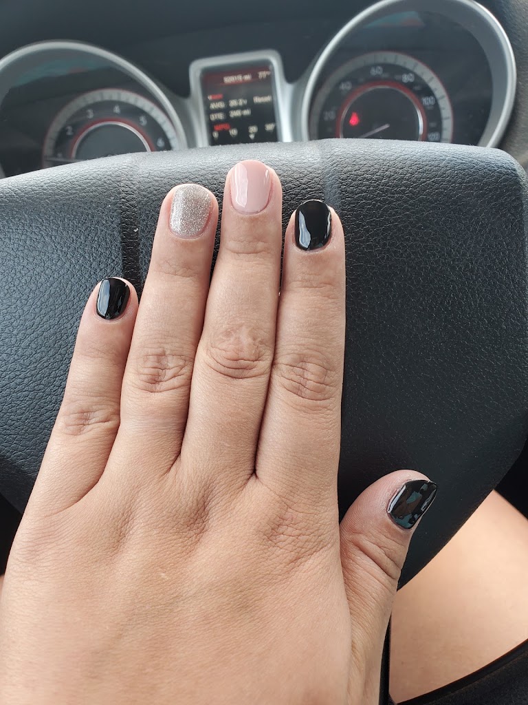 Elegant Nails 35501
