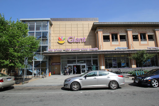 Giant (supermarket), 1345 Park Rd NW, Washington, DC 20010, USA, 