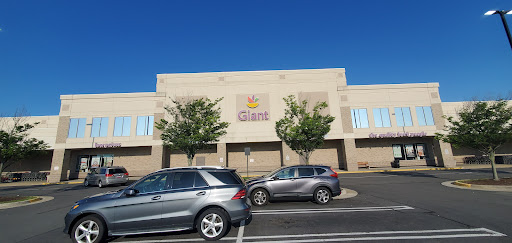 Giant, 25050 Riding Plaza, Chantilly, VA 20152, USA, 