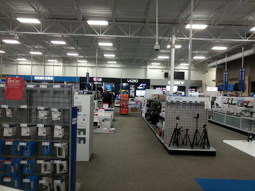 Electronics Store «Best Buy», reviews and photos, 350 W Army Trail Rd, Bloomingdale, IL 60108, USA