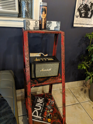 Hair Salon «BlackHearts BarberShop and HairParlour», reviews and photos, 4328 State Line Rd, Kansas City, KS 66103, USA