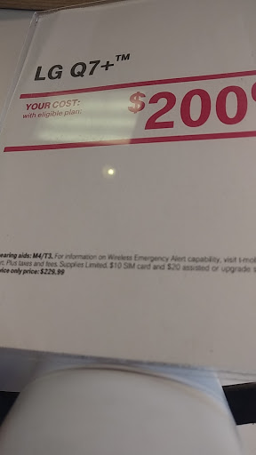 Pizza Restaurant «Round Table Pizza», reviews and photos, 15730 Bellflower Blvd, Bellflower, CA 90706, USA