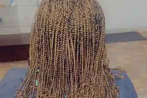 Cisse African Hair Braiding image