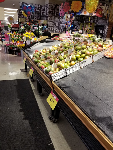 Grocery Store «Strack & VanTil Food Market», reviews and photos, 2168 W US Hwy 30, Valparaiso, IN 46385, USA
