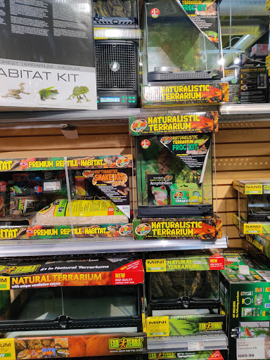 Pet Store «Critter Cabana - Wilsonville», reviews and photos, 8406 SW Main St #200, Wilsonville, OR 97070, USA