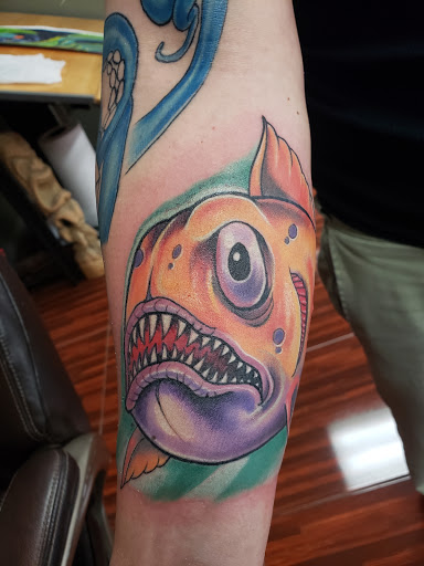 Tattoo Shop «Sacred Tiki Tattoo Studio», reviews and photos, 129 S Church St, Visalia, CA 93291, USA