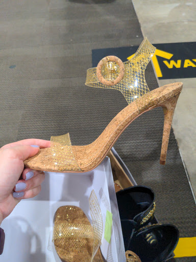 Shoe Store «DSW Designer Shoe Warehouse», reviews and photos, 357 Old Country Rd, Carle Place, NY 11514, USA