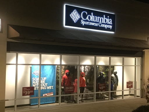 Sportswear Store «Columbia Sportswear Outlet Store at Premium Outlets», reviews and photos, 1650 Premium Outlet Blvd #1450, Aurora, IL 60502, USA