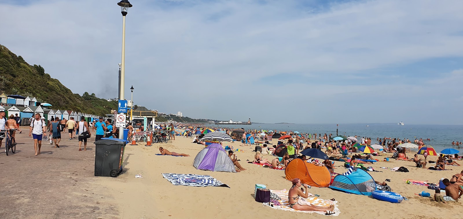 Foto af Middle Chine beach og bosættelsen