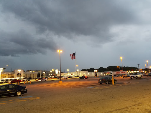 Liquor Store «Austin Liquors», reviews and photos, 117 Gold Star Blvd, Worcester, MA 01606, USA