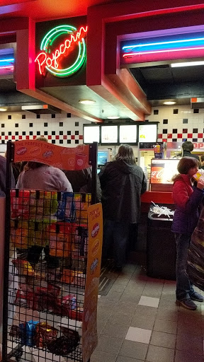 Movie Theater «Regal Cinemas Shiloh Crossing 18», reviews and photos, 10400 E. US 36, Avon, IN 46168, USA