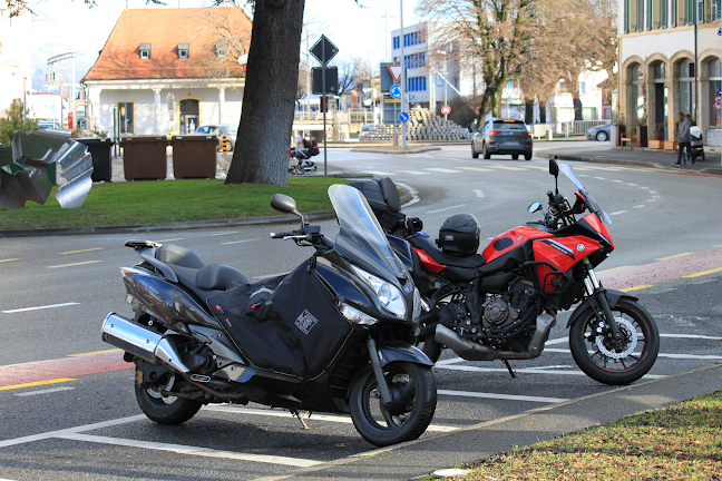 Parking moto Théâtre Benno Besson