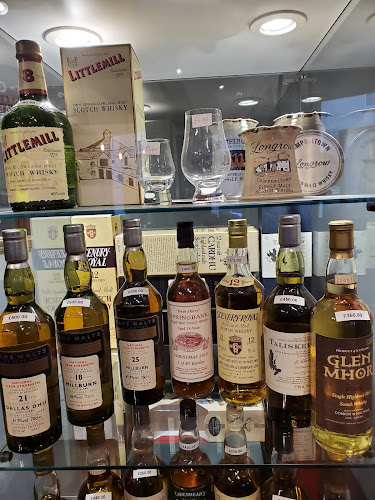 Cadenhead's Whisky Shop - Liquor store