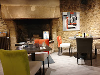 Atmosphère du Restaurant français Restaurant Le Louis XIII à Challans - n°9