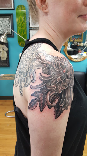 Explore tattoo ideas for men on hand, creative tattoo ideas in Maumelle, available at Lucky Bella Tattoos