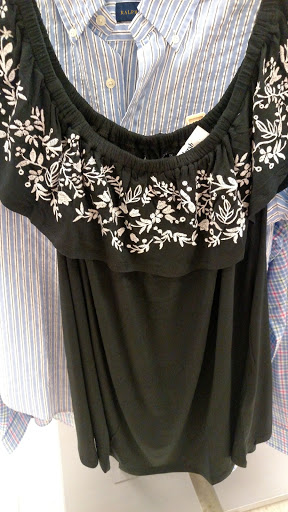 Shopping Mall «Cross Pointe Shopping Center», reviews and photos, 101 E Alex Bell Rd, Centerville, OH 45459, USA