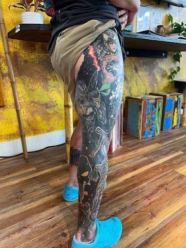 Scratch The Surface Tattoo, 6550 International Dr #111, Orlando, FL 32819, USA, 