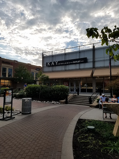 Jewelry Store «Kay Jewelers Outlet», reviews and photos, 1829 Village W Pkwy, Kansas City, KS 66111, USA