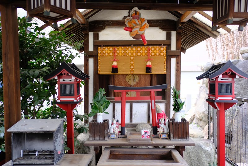 都留彌神社境内社 岩﨑大明神