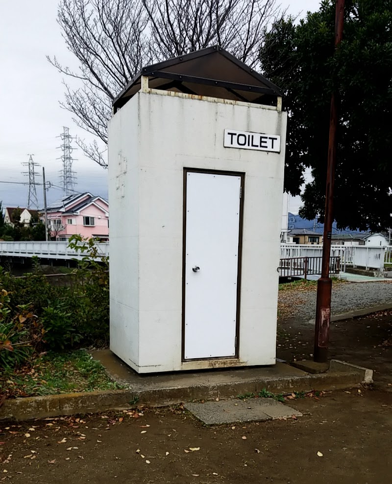 公園トイレ