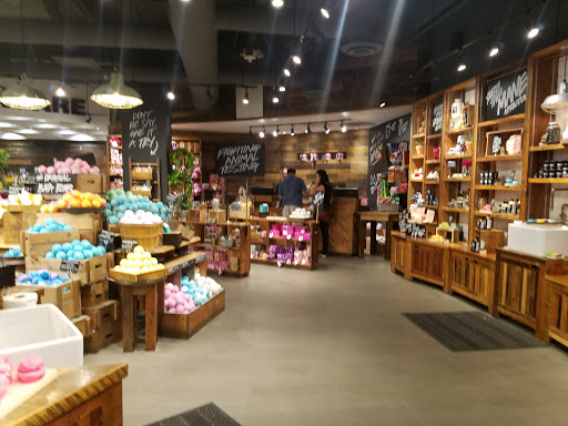 Cosmetics Store «Lush Cosmetics», reviews and photos, 7014 E Camelback Rd, Scottsdale, AZ 85251, USA