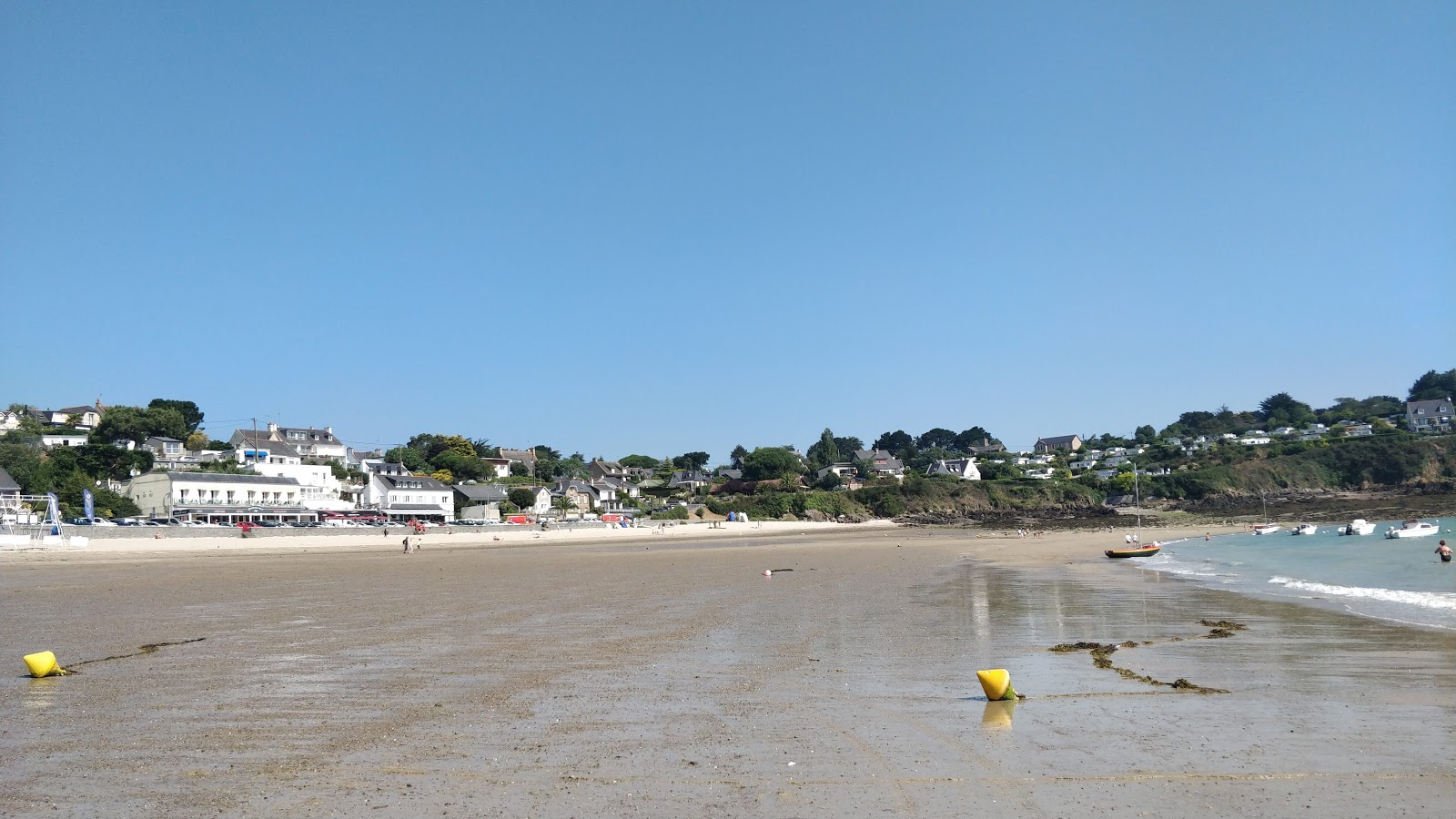 Foto von Plage de Port Mer - beliebter Ort unter Entspannungskennern