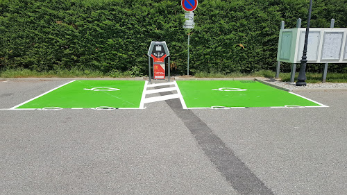Borne de recharge de véhicules électriques Réseau eborn Charging Station La Bâtie-Neuve