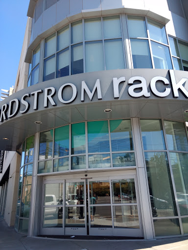 Department Store «Nordstrom Rack Lincoln Park», reviews and photos, 1551 N Sheffield Ave, Chicago, IL 60642, USA