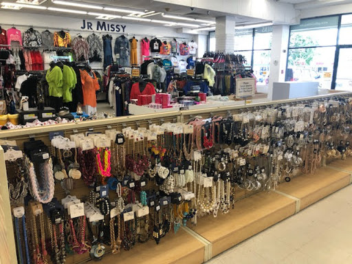 Uniform Store «Scrub Pro Uniforms & Gallo Clothing», reviews and photos, 8014 New Hampshire Ave, Hyattsville, MD 20783, USA