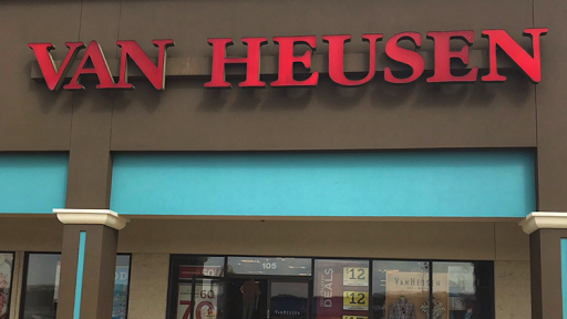 Van Heusen Factory Outlet, 105 Tanger Dr, Williamsburg, IA 52361, USA, 