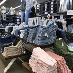 Clothing Store «Old Navy», reviews and photos, 2100 S University Dr, Davie, FL 33324, USA