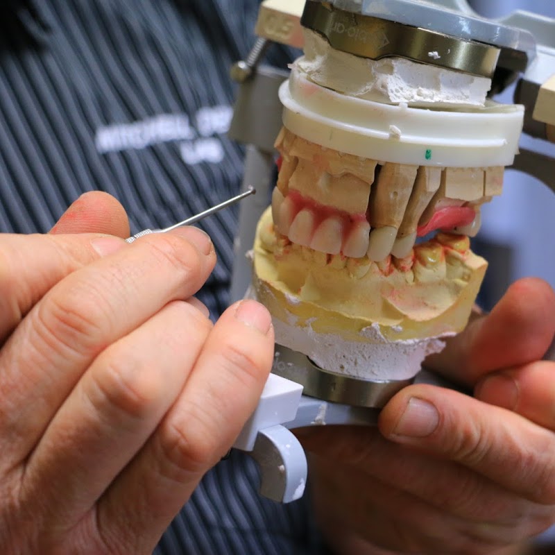 Mitchell dental laboratory - Denture repair
