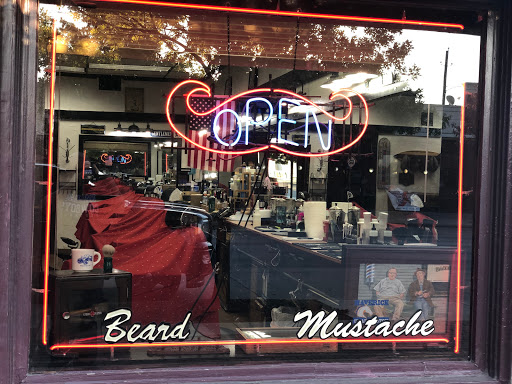 Barber Shop «LEGENDZ CLASSIC BARBER SHOP», reviews and photos, 207 N Center St, Arlington, TX 76011, USA